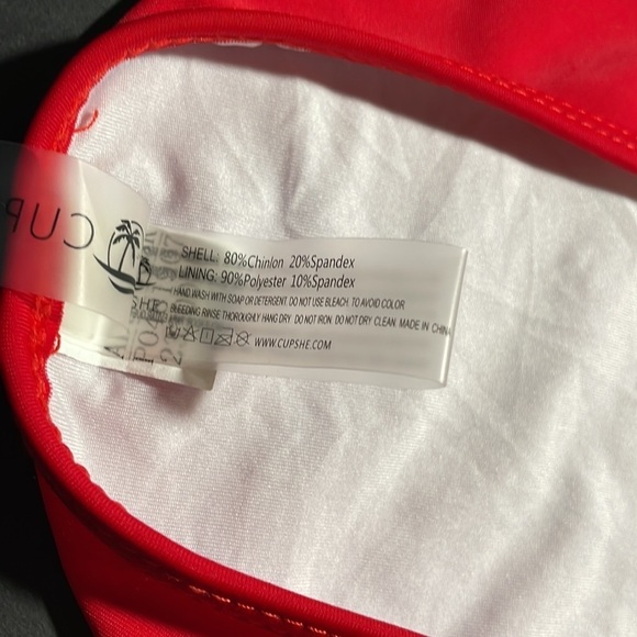 CUPSHE red high-waisted bikini bottoms in women’s size small - Picture 5 of 7